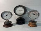 Preasure gages in base